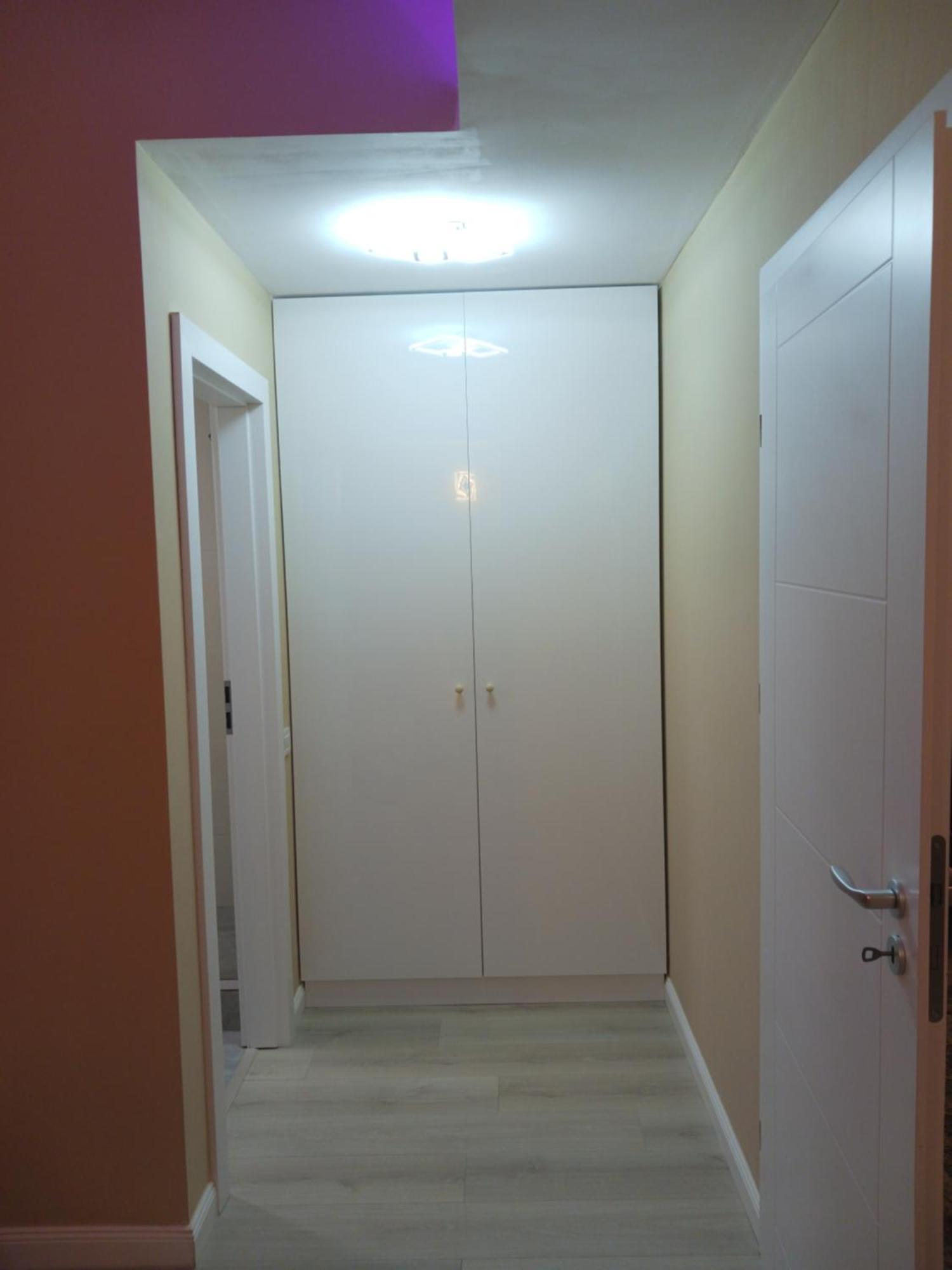Myky Mouse Nu Primesc Santieristi Si Petrecareti Appartement Boekarest Buitenkant foto