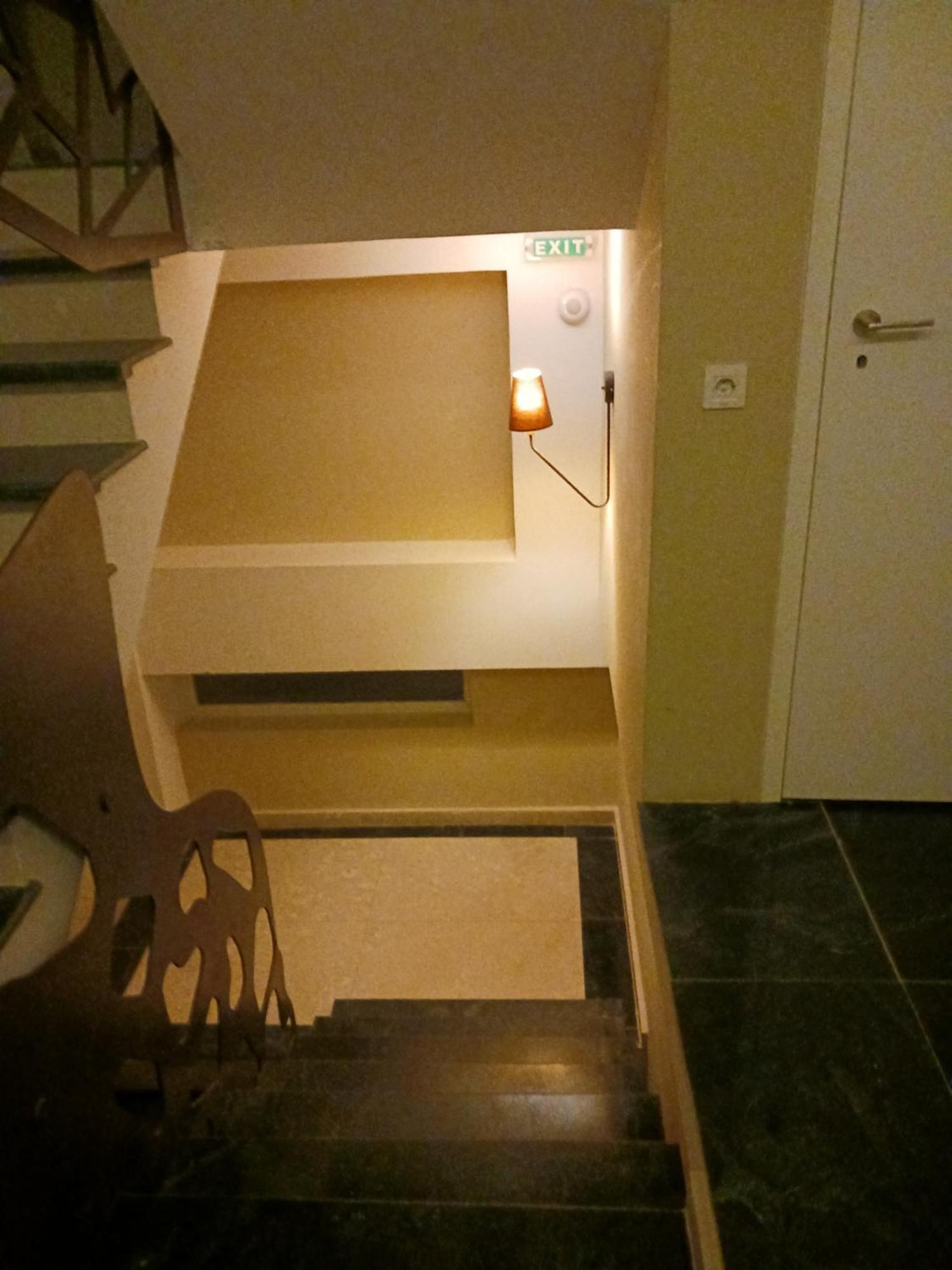 Myky Mouse Nu Primesc Santieristi Si Petrecareti Appartement Boekarest Buitenkant foto