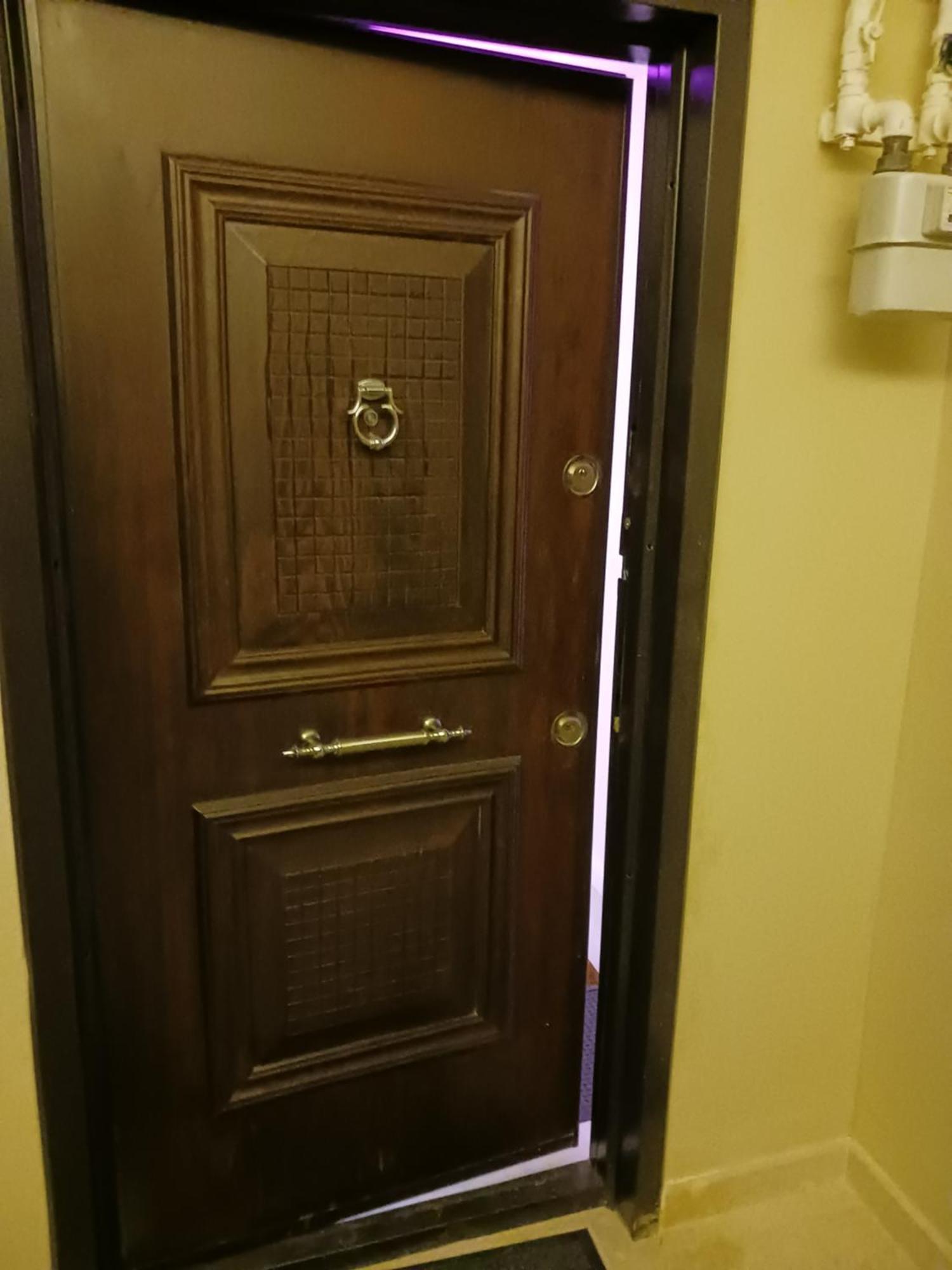 Myky Mouse Nu Primesc Santieristi Si Petrecareti Appartement Boekarest Buitenkant foto